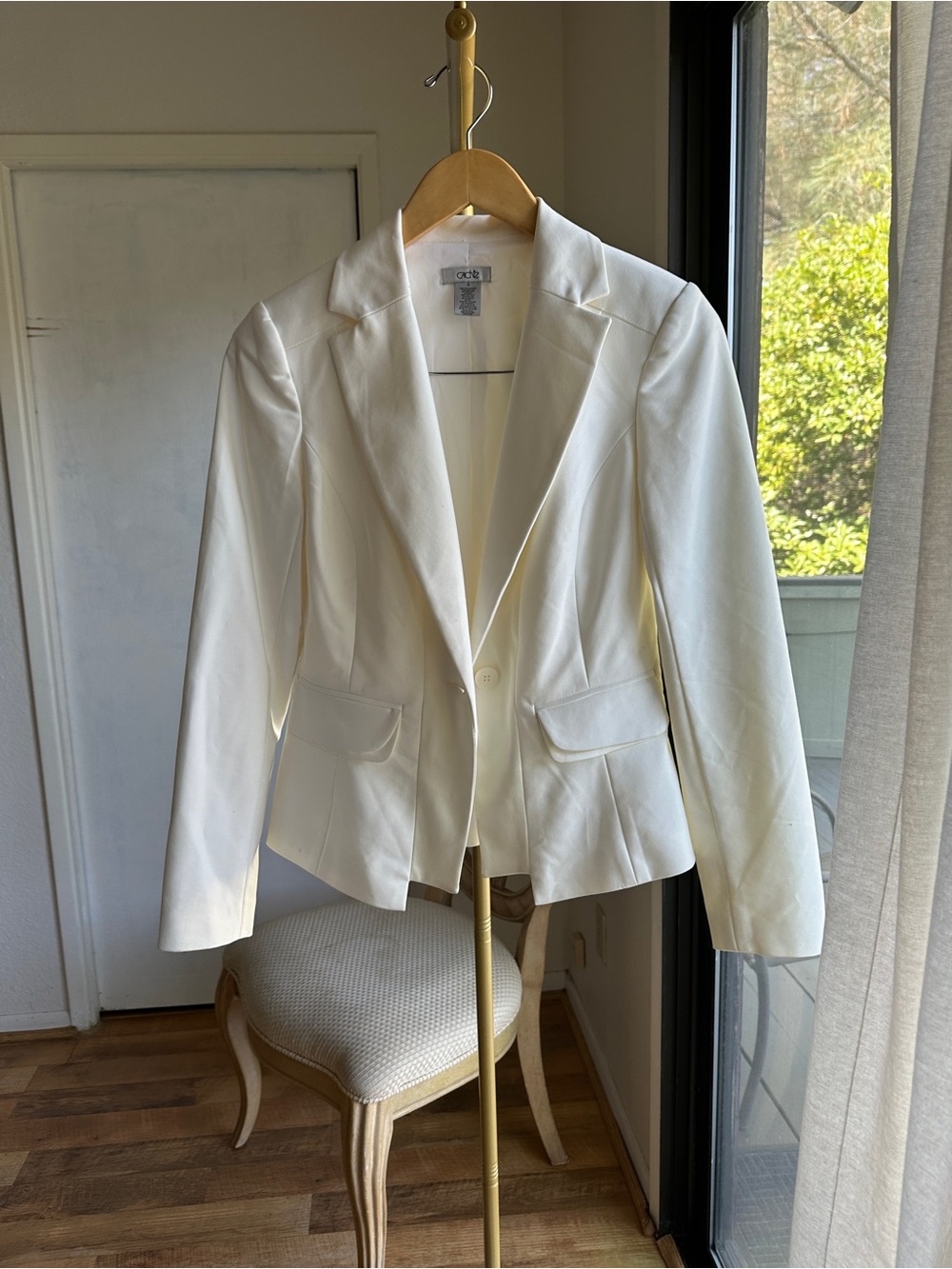 Cache White Single-Button Tailored Blazer - Picture 2 of 8